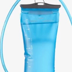 Salomon Soft Reservoir 1.5 Litre Hydration System 9 Salomon Soft Reservoir 1.5 Litre Hydration System -Outdoor Sport Store Salomon Soft Reservoir 1.5L Clear Blue 05